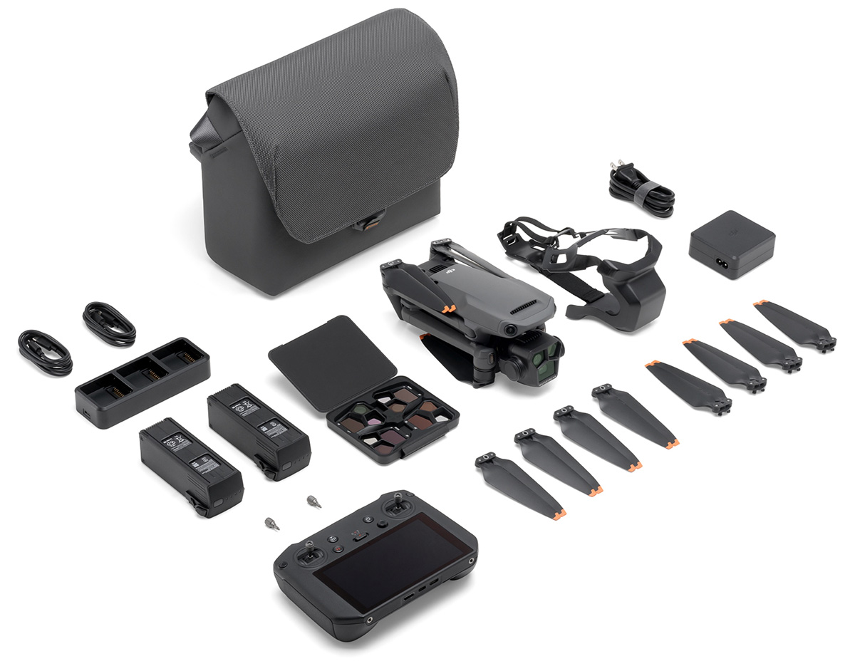 Квадрокоптер DJI Mavic 3 Pro Fly More Combo (пульт DJI RC Pro)